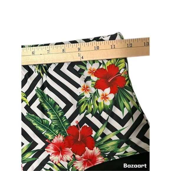 High Waisted Tropical Floral Bikini Bottoms size Medium. - Picture 5 of 9
